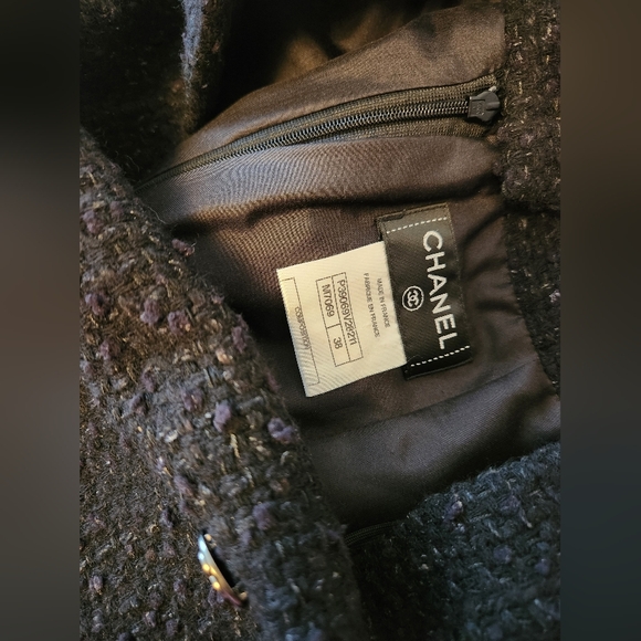 Mint condition Authentic Tweed Chanel women suit set - Picture 3 of 17